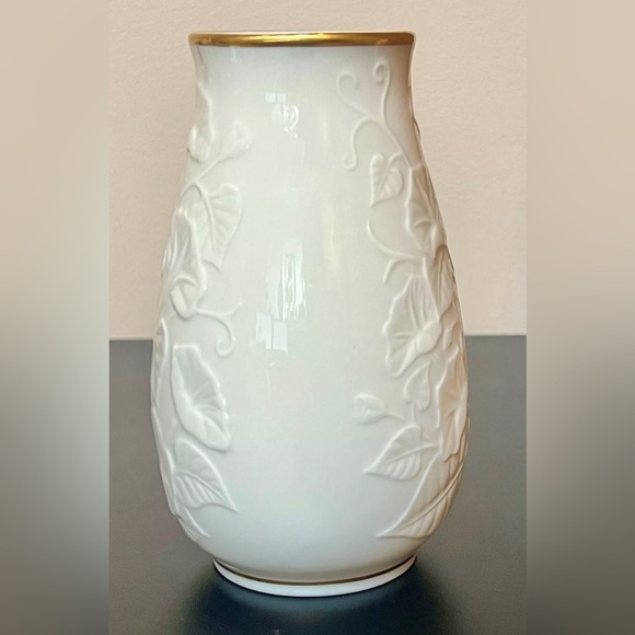 Vintage 1980s Lenox Morning Glory Vase in Ivory Porcelain, Excellent Condition - Picture 2 of 5